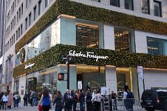 Ferragamo 5th discount avenue hours